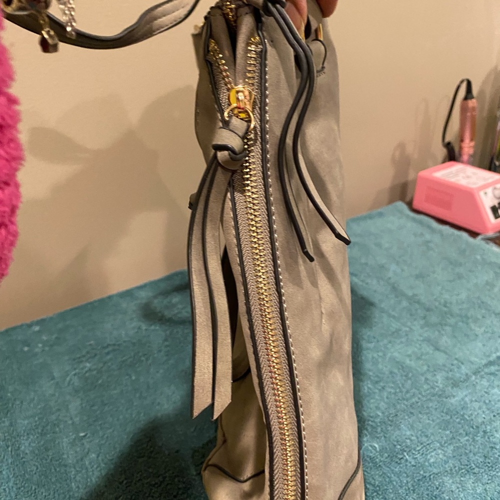 Handbag - Picture 6 of 10